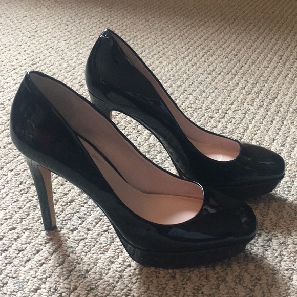 Vince Camuto Shoes - Vince Camuto Black Patent Pumps